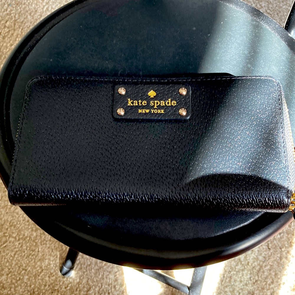 Kate Spade Large Wallet. Barely Used - image 1